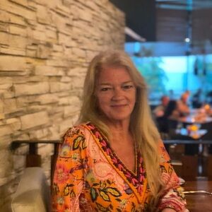 Meet your Posher, Angela Hanschen